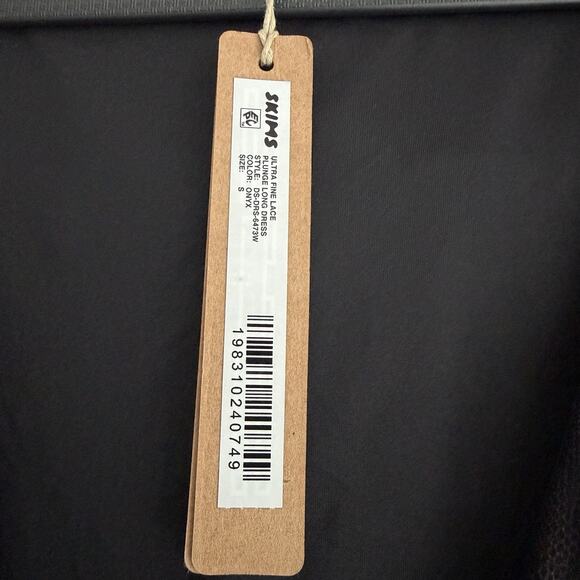 Skims Dress Small Black Lace Ultra Fine Lace Plunge V Neckline Long Sleeve Gown - Picture 5 of 12